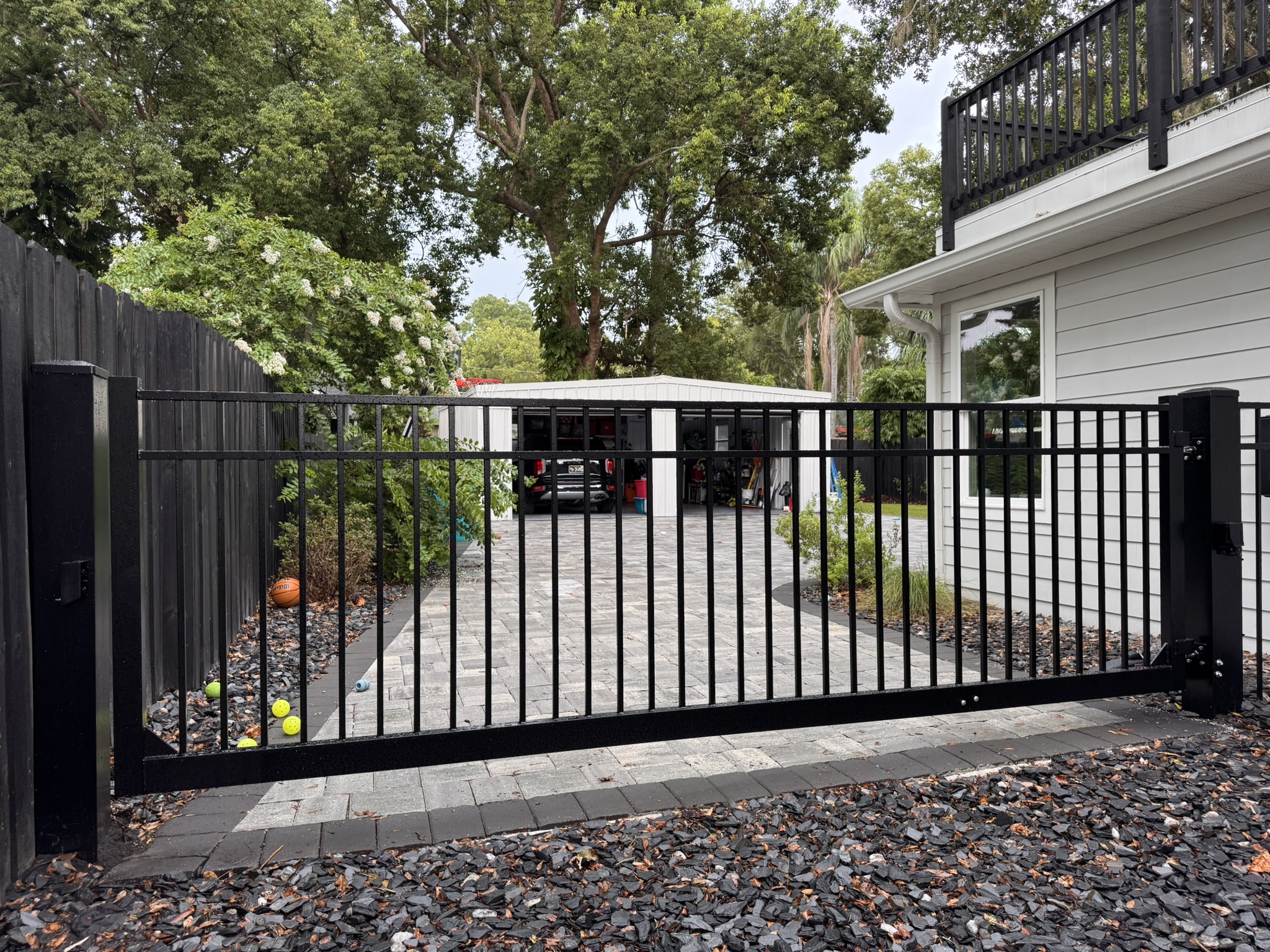 New Custom Aluminum Estate Gate Installation in Downtown Orlando: Security Meets Southern Charm