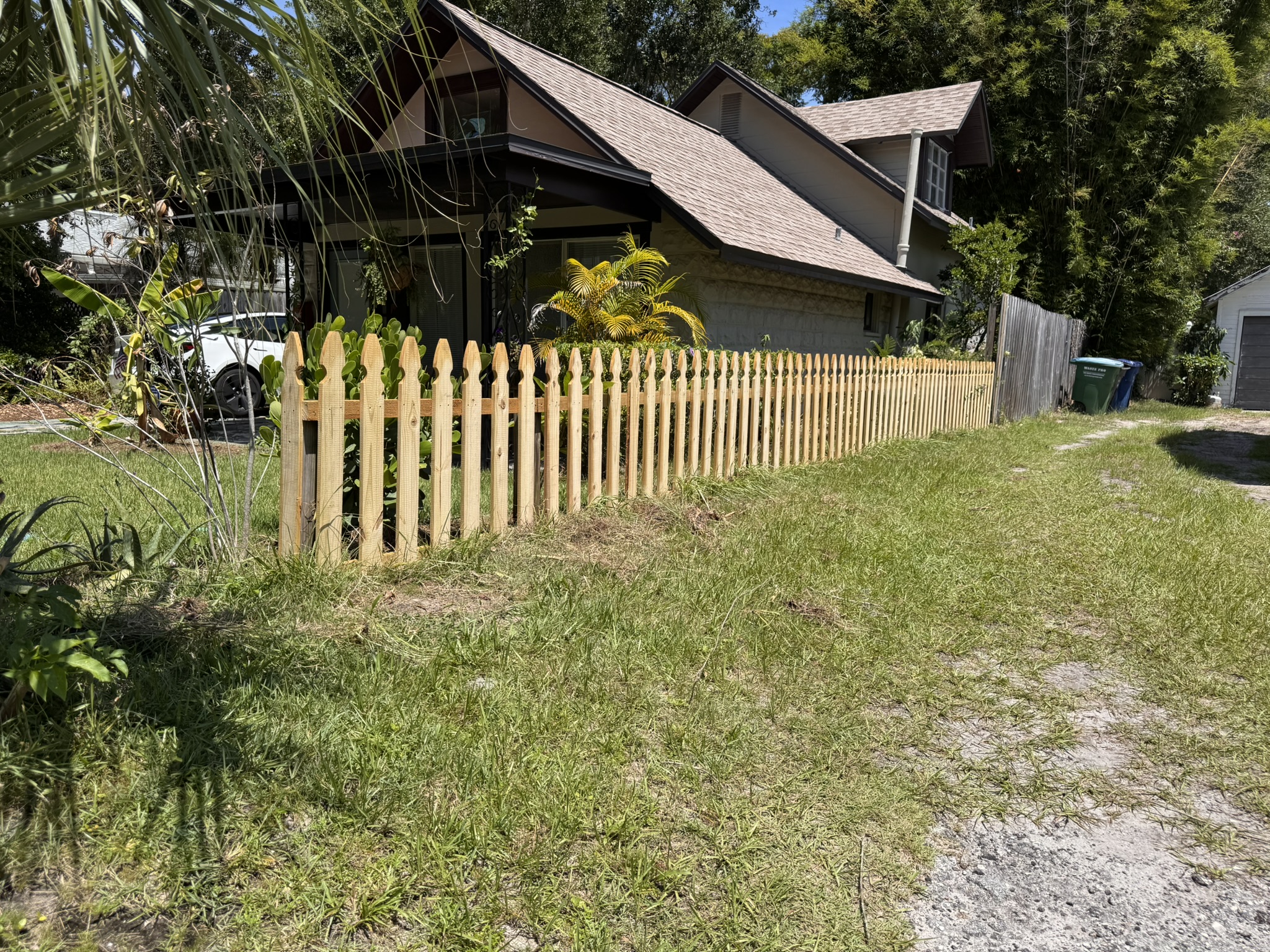 Timeless Charm: Wood Picket Fence Installation in Maitland, Florida